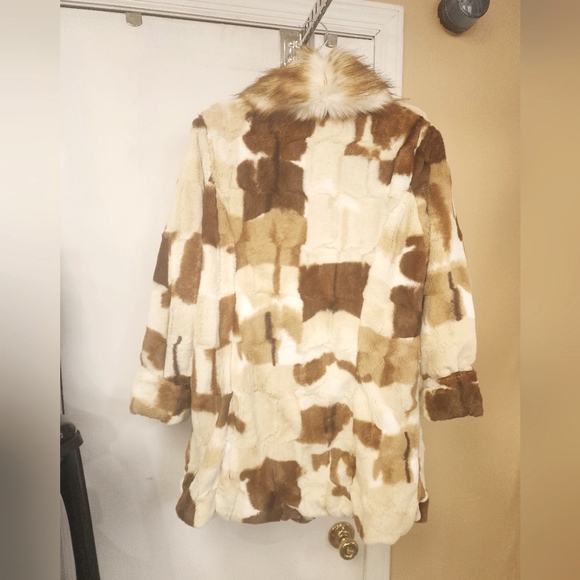 VINTAGE Adrienne Landau Faux Fur Jacket. Ladies Size midium . - Picture 2 of 8